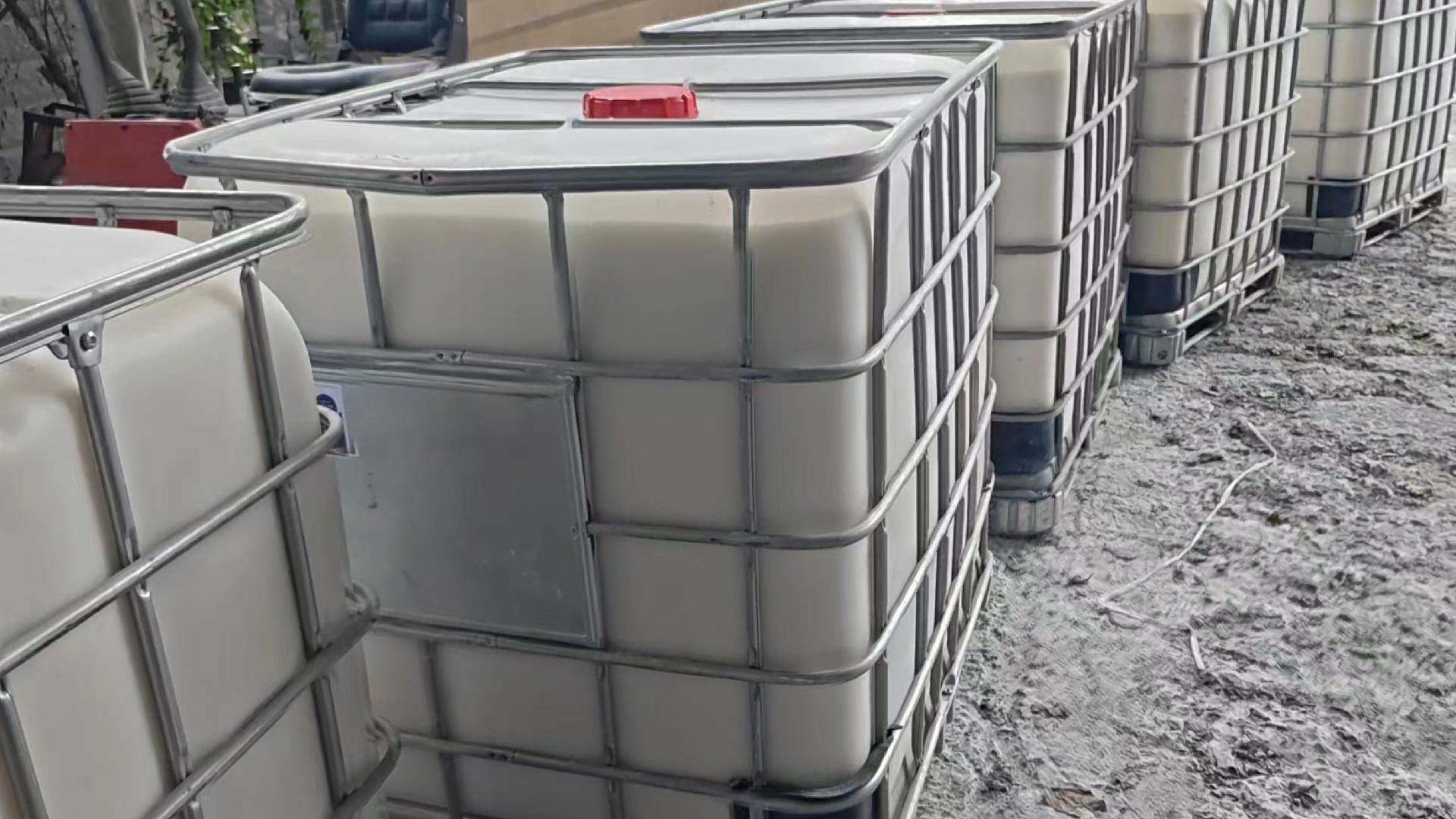 WanSin UF resin totes stacked